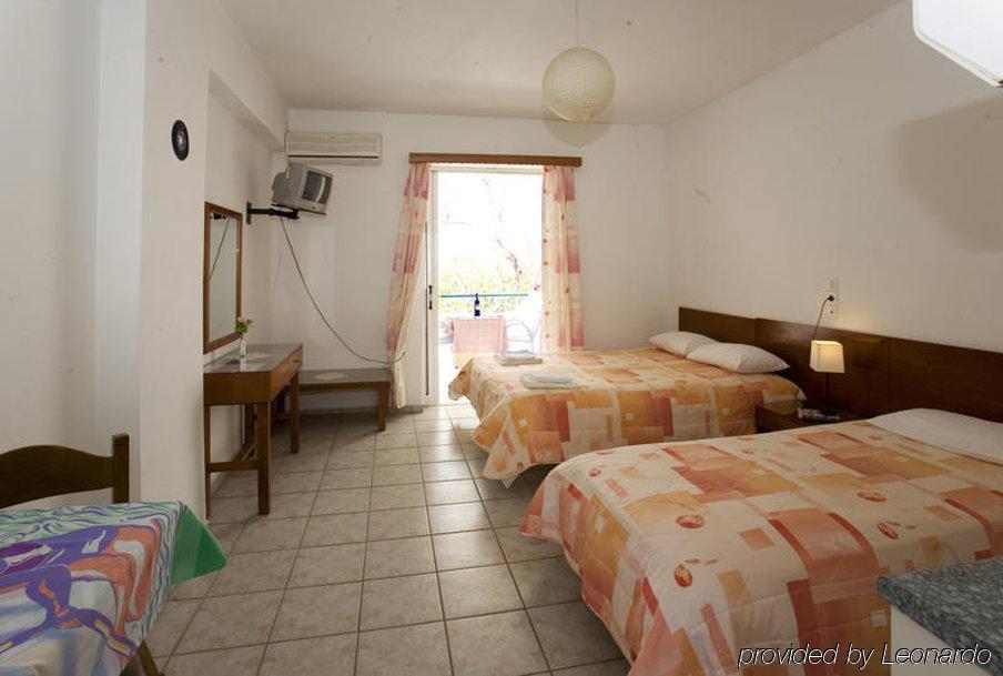 Gikas Apartments Marmari  Rom bilde